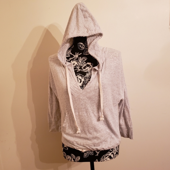 Women's XS American Eagle Outfitters vneck hoodie - Picture 2 of 7